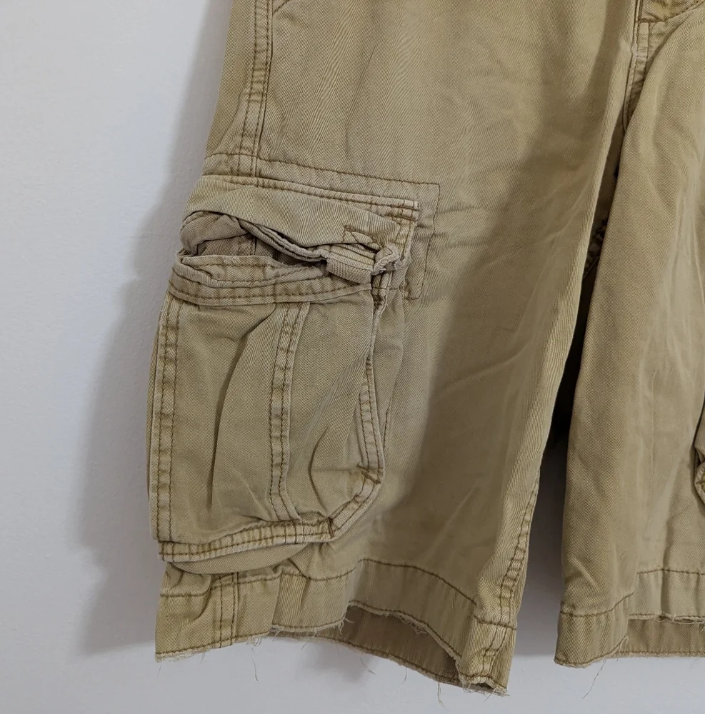 Vintage American Eagle Outfitters‎ Size 28 Tan Longer Length Cargo Shorts